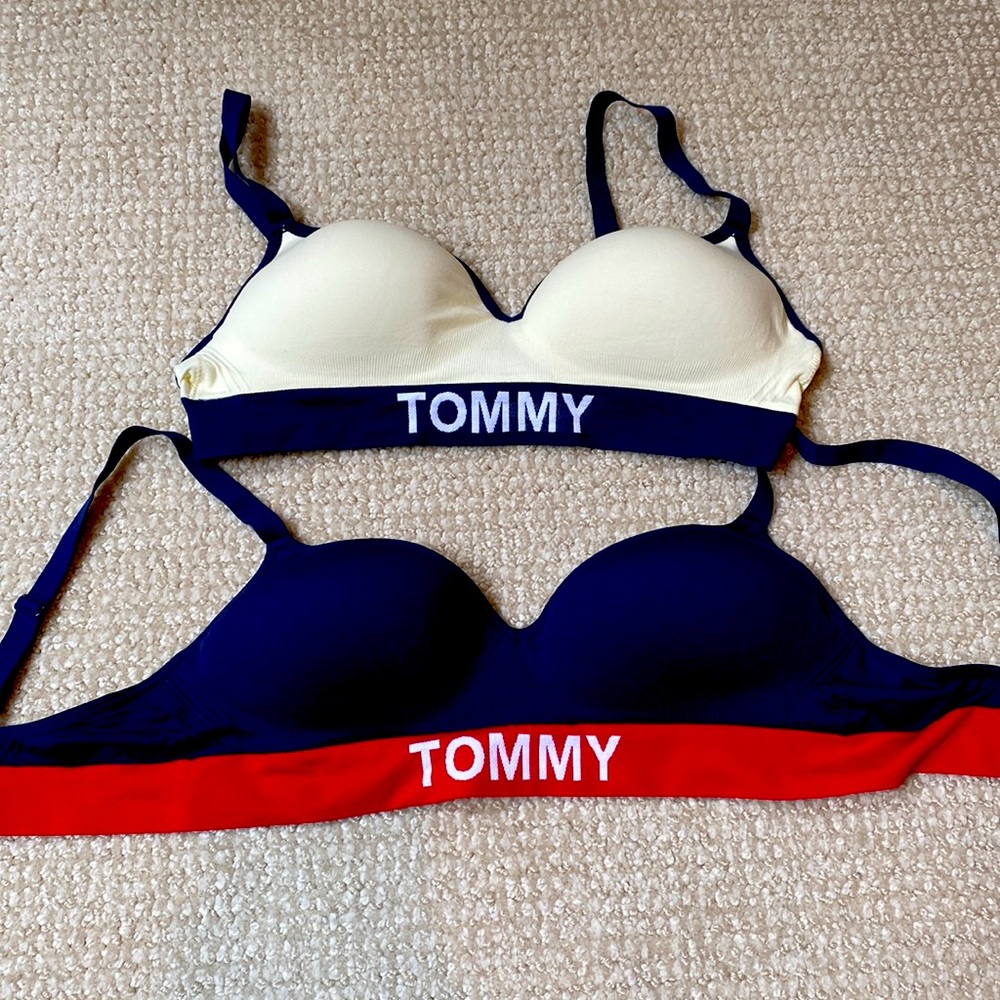 Tommy Hilfiger Bras. Large.
